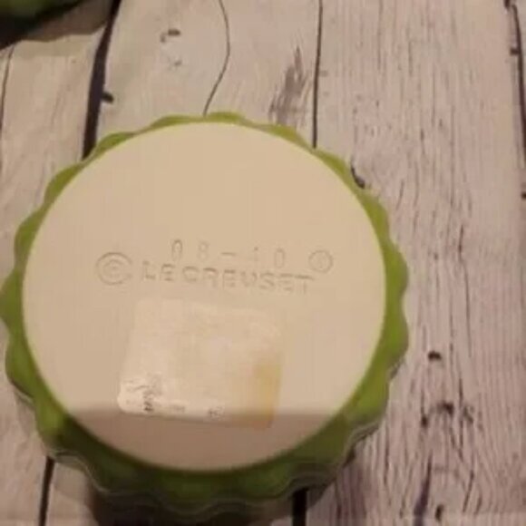 LE CREUSET mini baking tart dishes pie plates set of 4 fluted - Picture 4 of 5